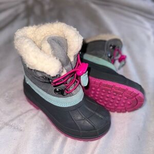 Cat & Jack Kids Snow Boots with Pink and Gray size kids 9/10